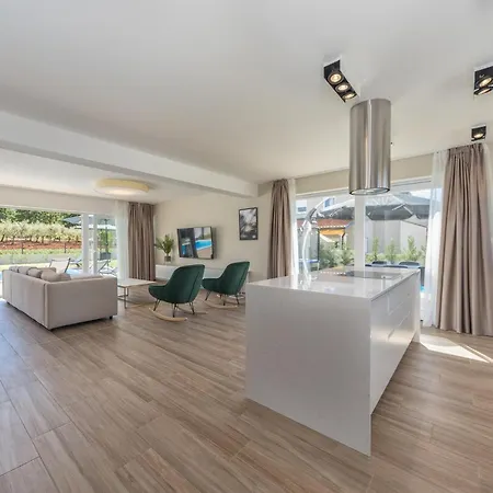 Holiday home Eni Gedici