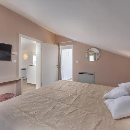 Holiday home Eni Gedici